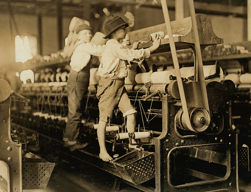 Gruesome Pictures From The 1900s Showing The Struggles Of Working Children Before Child Labor Was Abolished