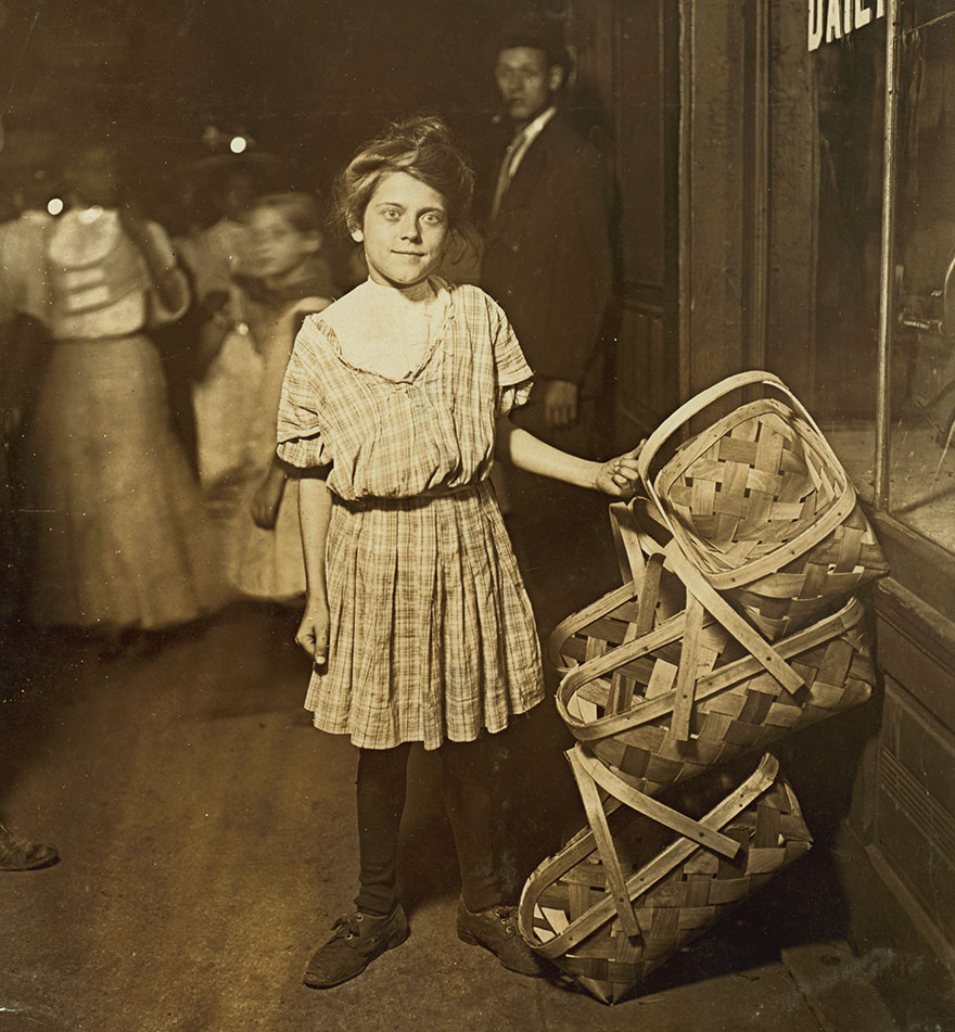 Gruesome Pictures From The 1900s Showing The Struggles Of Working Children Before Child Labor Was Abolished