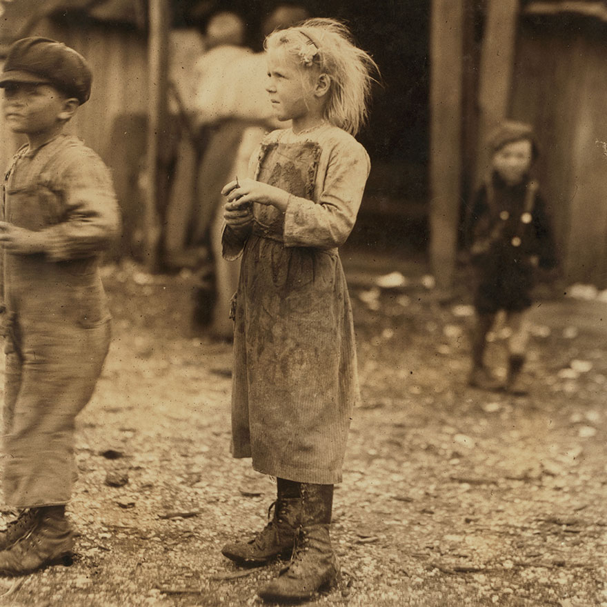 Gruesome Pictures From The 1900s Showing The Struggles Of Working Children Before Child Labor Was Abolished