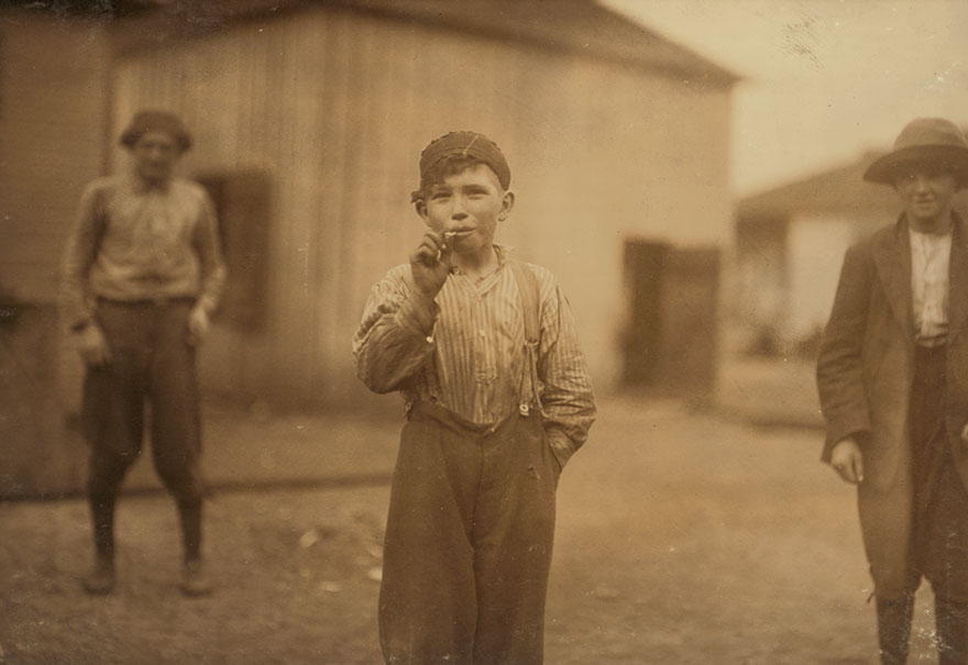 Gruesome Pictures From The 1900s Showing The Struggles Of Working Children Before Child Labor Was Abolished