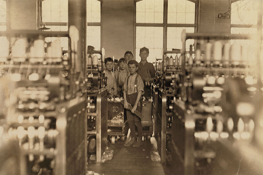 Gruesome Pictures From The 1900s Showing The Struggles Of Working Children Before Child Labor Was Abolished