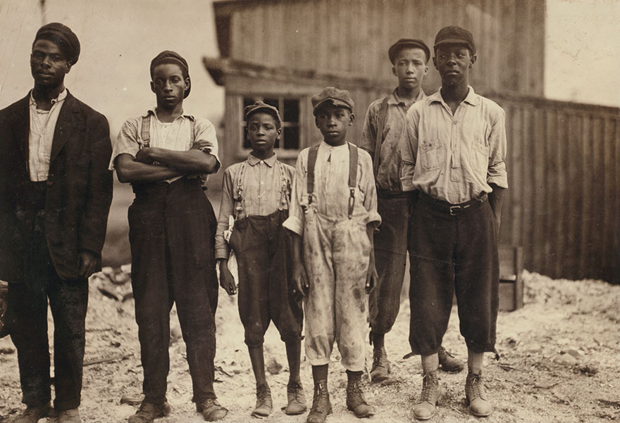 Gruesome Pictures From The 1900s Showing The Struggles Of Working Children Before Child Labor Was Abolished