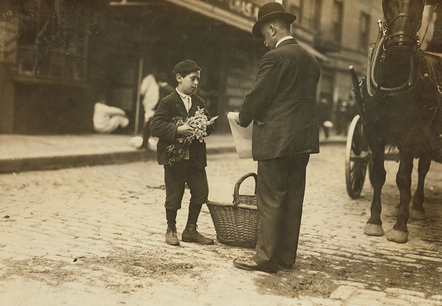 Gruesome Pictures From The 1900s Showing The Struggles Of Working Children Before Child Labor Was Abolished