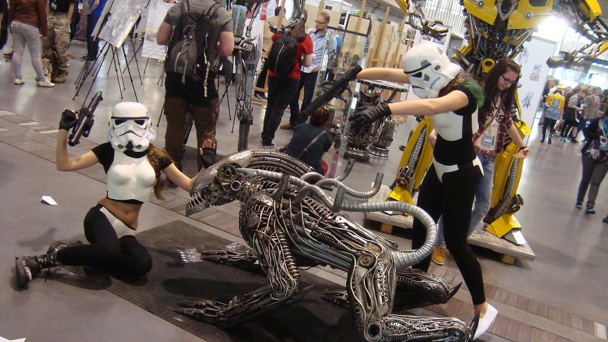 Polish Artist Creates Popular Sci-Fi Characters From Scrap Metal Polish Artist Creates Popular Sci-Fi Characters From Scrap Metal