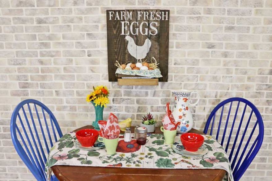 Transform A Wooden Pallet Into 5 Stenciled Signs Perfect For Fall Transform A Wooden Pallet Into 5 Stenciled Signs Perfect For Fall