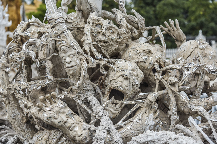 This White Temple In Thailand Is Both Heaven And Hell This White Temple In Thailand Is Both Heaven And Hell