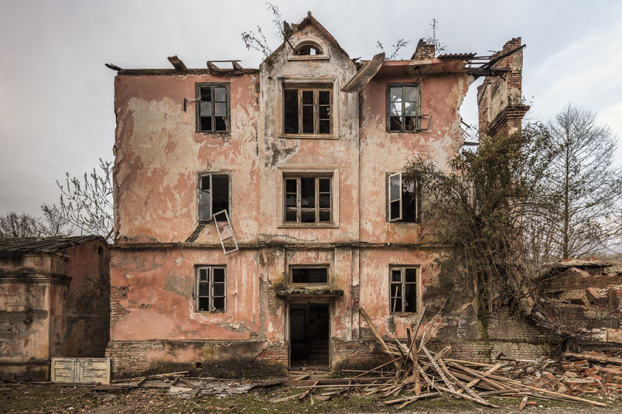 After Photographing Nearly 500 Abandoned Locations, I Came Across Stunning Abkhazia After Photographing Nearly 500 Abandoned Locations, I Came Across Stunning Abkhazia