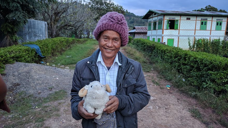 I Am The Cutest Ram Ever And I Love To Travel: Look At My Pictures Around The World!