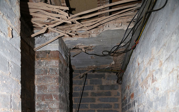 Guy Discovers A Trap Door In His Apartment Floor, Finds Something That Wasn’t In The Lease Guy Discovers A Trap Door In His Apartment Floor, Finds Something That Wasn’t In The Lease