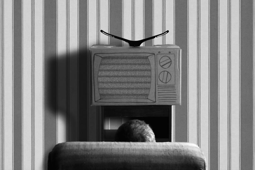 Portraying Our &#8216;Everyday Lifes&#8217; In Surreal Photography Series