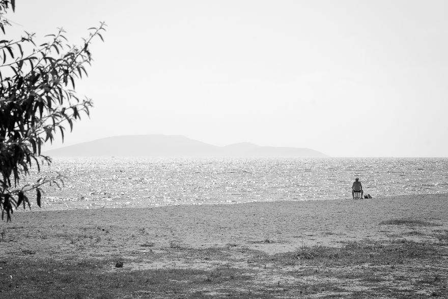 Watching People… In A Minimal Way Watching People… In A Minimal Way