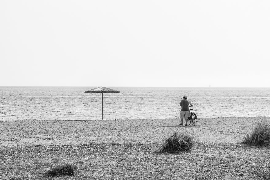 Watching People… In A Minimal Way Watching People… In A Minimal Way