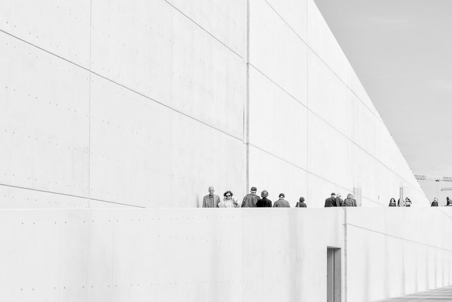 Watching People… In A Minimal Way Watching People… In A Minimal Way