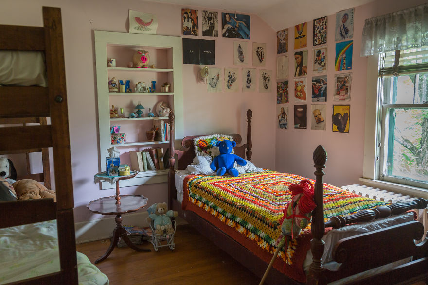 I Photographed This Abandoned House In New York And What I Found Inside Was Shocking I Photographed This Abandoned House In New York And What I Found Inside Was Shocking