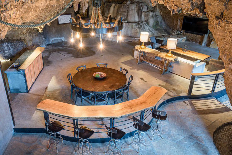 Someone Is Selling An Unbelievable Home Hidden Inside A Cave, And The Interior Is Even Better Than The Exterior Someone Is Selling An Unbelievable Home Hidden Inside A Cave, And The Interior Is Even Better Than The Exterior
