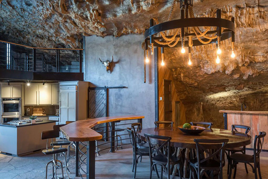 Someone Is Selling An Unbelievable Home Hidden Inside A Cave, And The Interior Is Even Better Than The Exterior Someone Is Selling An Unbelievable Home Hidden Inside A Cave, And The Interior Is Even Better Than The Exterior