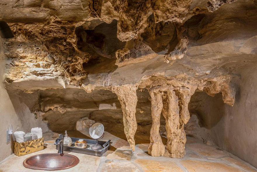 Someone Is Selling An Unbelievable Home Hidden Inside A Cave, And The Interior Is Even Better Than The Exterior Someone Is Selling An Unbelievable Home Hidden Inside A Cave, And The Interior Is Even Better Than The Exterior