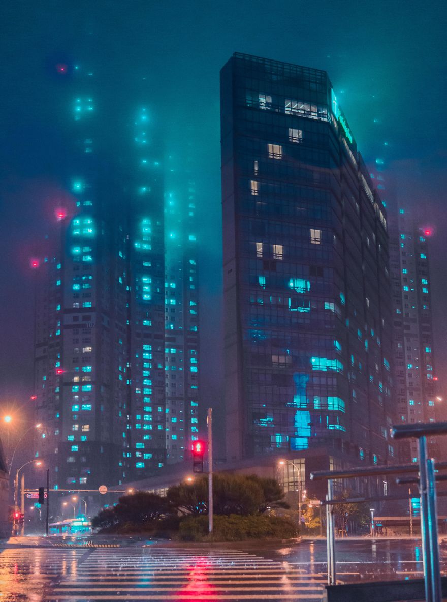 14 Images From The Time Fog Made My City Look Like A Blade Runner Movie Set