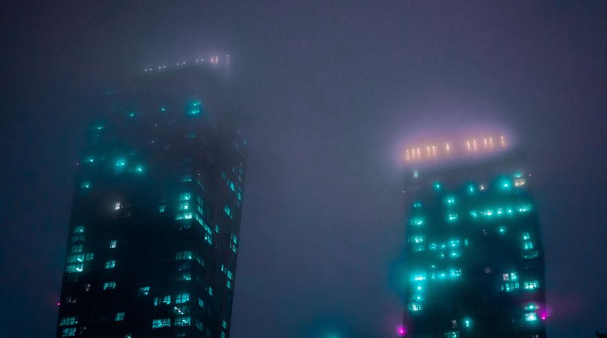 14 Images From The Time Fog Made My City Look Like A Blade Runner Movie Set