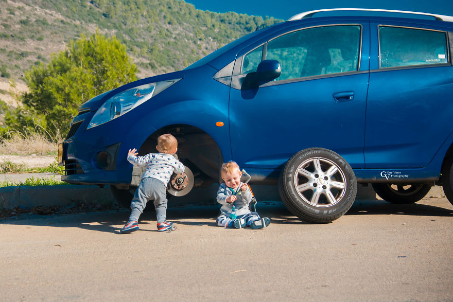 Help Us! Our Father Is A Photographer! (Part 2) Help Us! Our Father Is A Photographer! (Part 2)