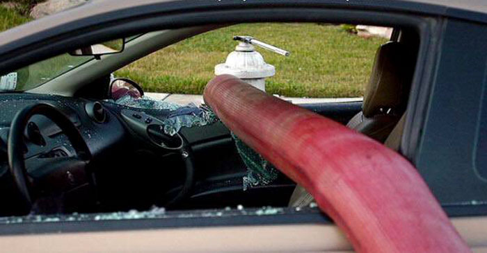 9 Times People Parked Next To Fire Hydrants And Regretted It Later