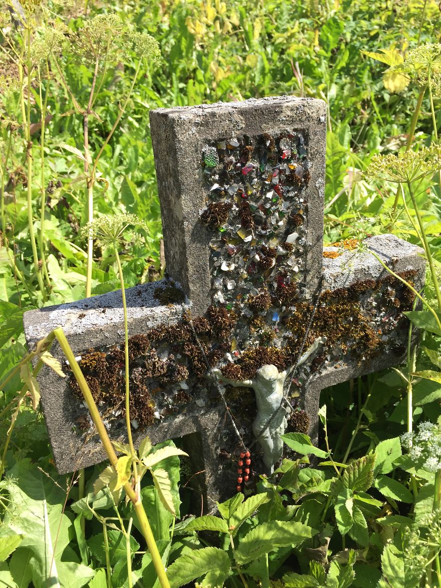Hill Of Hundreds &#038; Thousands Of Crosses