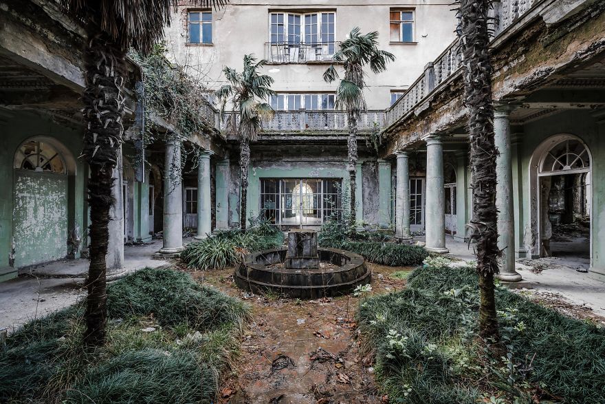 I Spent 6 Months Travelling Around Europe And The USA Exploring Some Of The Most Incredible Abandoned Locations I Spent 6 Months Travelling Around Europe And The USA Exploring Some Of The Most Incredible Abandoned Locations