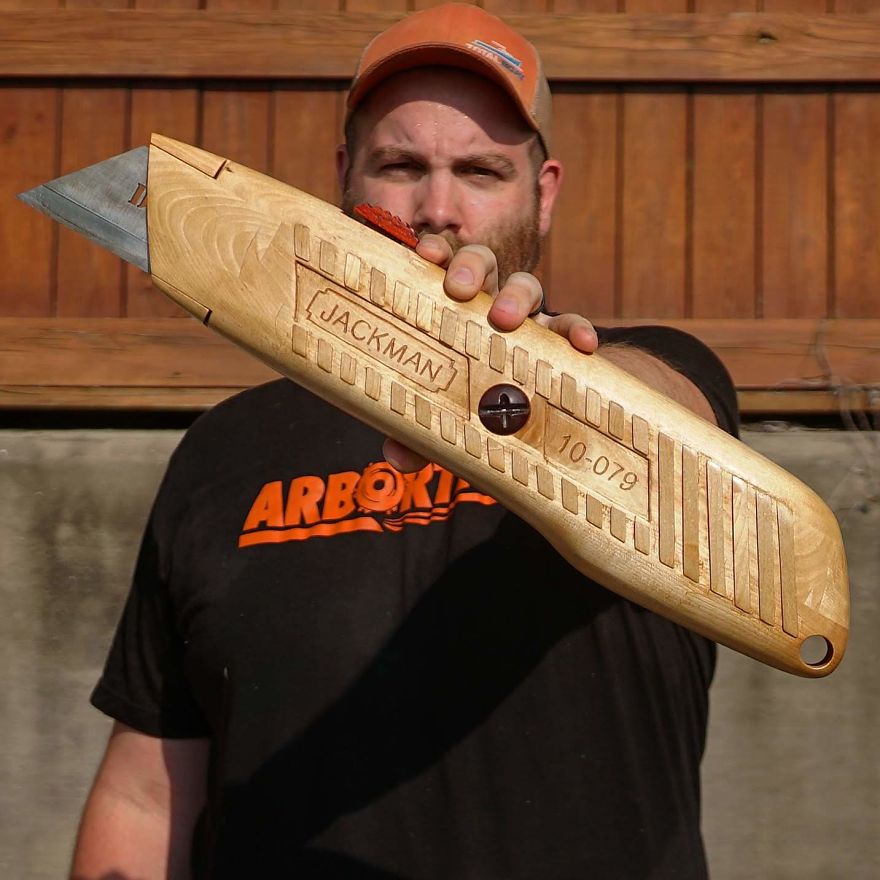 Carving A Giant Utility Knife Entirely Out Of Wood Carving A Giant Utility Knife Entirely Out Of Wood