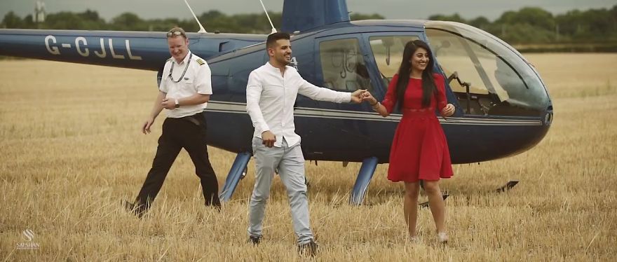 A Man Surprises His Girlfriend With A Proposal Like No Other A Man Surprises His Girlfriend With A Proposal Like No Other