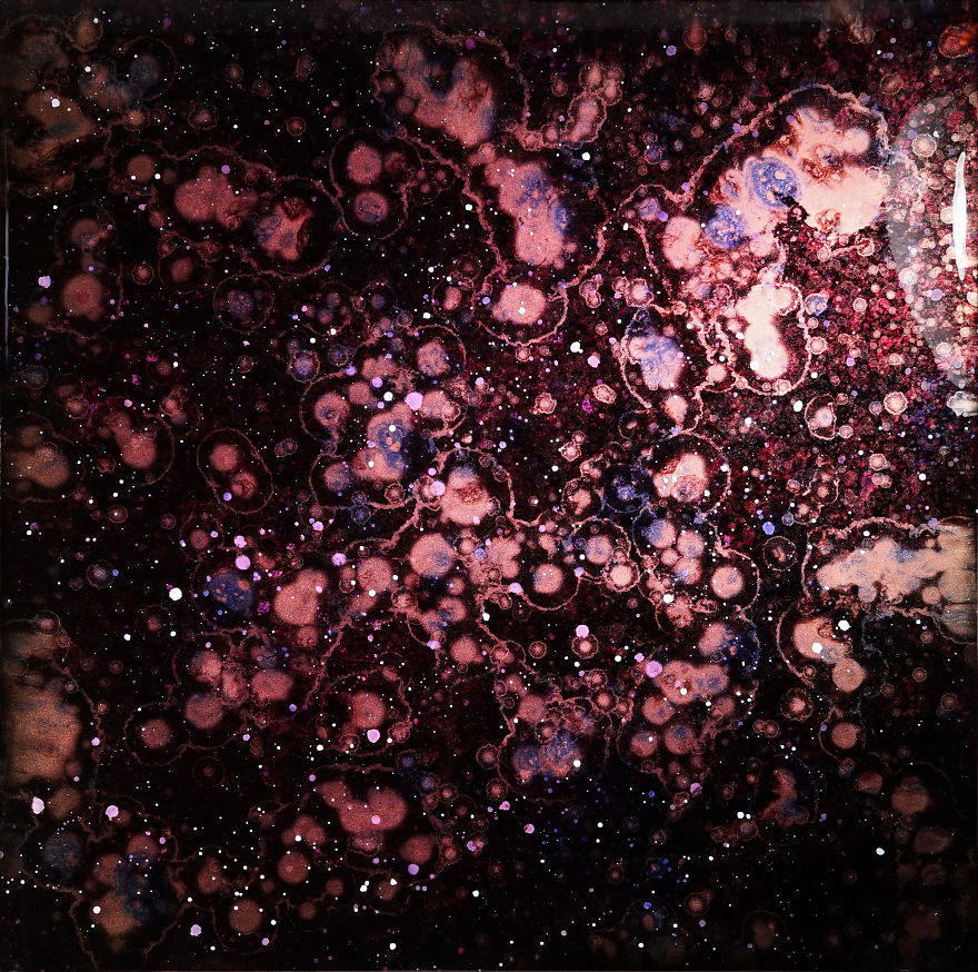 Artist Creates Incredible Galaxy Resin Paintings With Hypnotizing Depth Artist Creates Incredible Galaxy Resin Paintings With Hypnotizing Depth