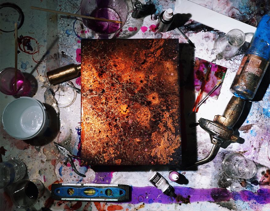 Artist Creates Incredible Galaxy Resin Paintings With Hypnotizing Depth Artist Creates Incredible Galaxy Resin Paintings With Hypnotizing Depth