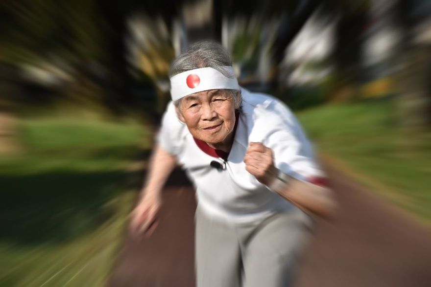 Ever Since This 90-Year-Old Japanese Grandma Discovered Photography She Can’t Stop Taking Hilarious Self-Portraits (New Pics)
