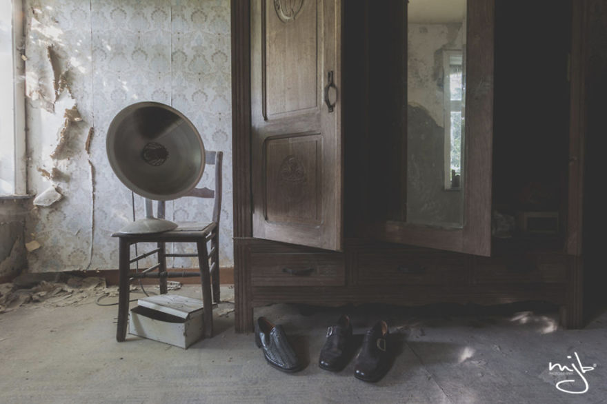 I Photographed The Best-Kept Bedroom Secrets Of All Times I Photographed The Best-Kept Bedroom Secrets Of All Times