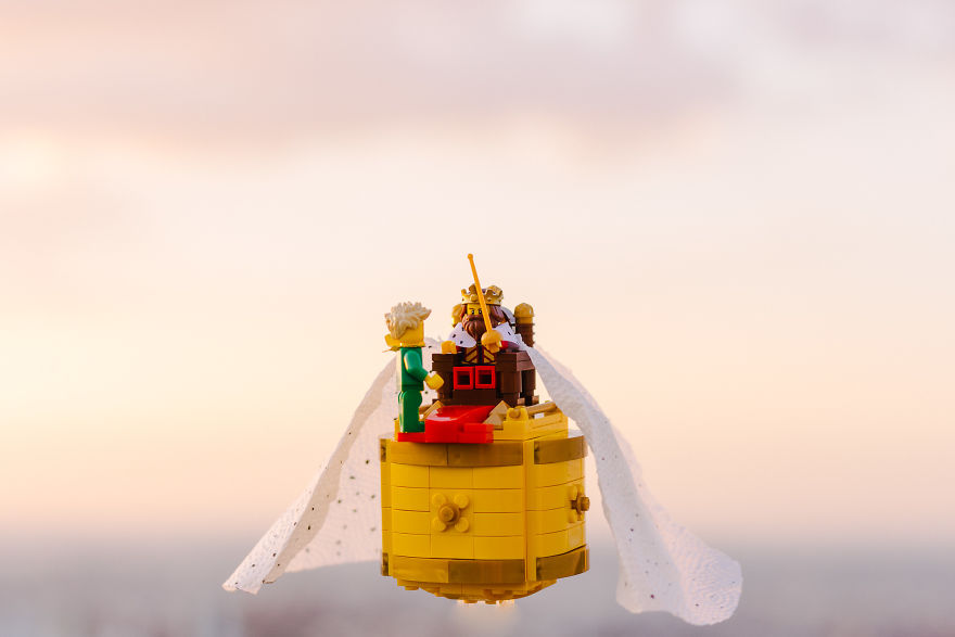 Photographer Pictures Iconic Scenes From The Book &#8220;The Little Prince&#8221; With Lego