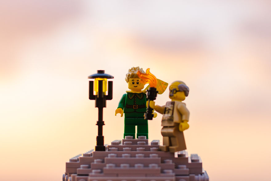 Photographer Pictures Iconic Scenes From The Book &#8220;The Little Prince&#8221; With Lego