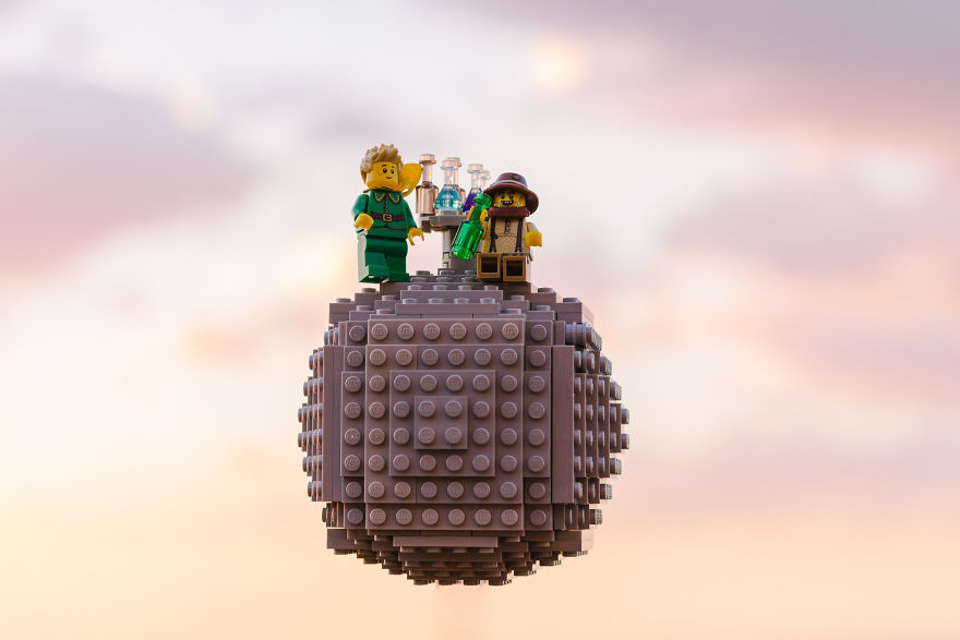 Photographer Pictures Iconic Scenes From The Book &#8220;The Little Prince&#8221; With Lego