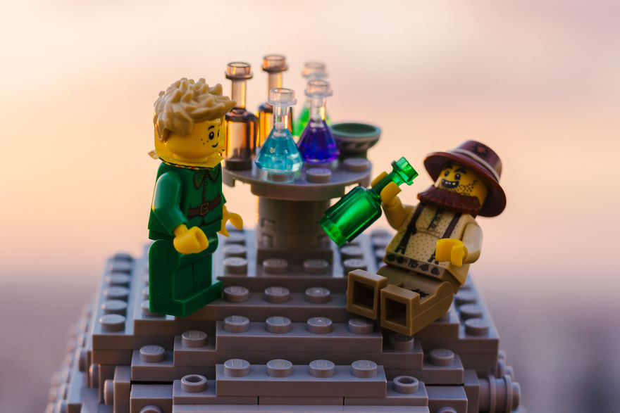 Photographer Pictures Iconic Scenes From The Book &#8220;The Little Prince&#8221; With Lego