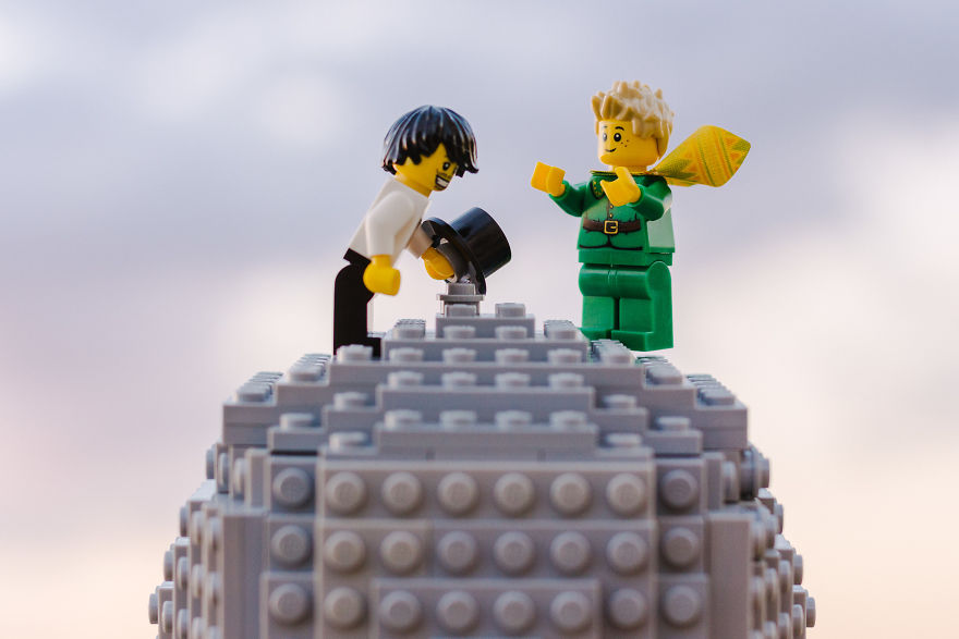 Photographer Pictures Iconic Scenes From The Book &#8220;The Little Prince&#8221; With Lego