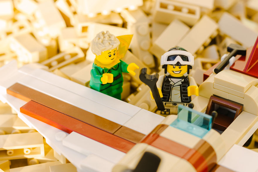 Photographer Pictures Iconic Scenes From The Book &#8220;The Little Prince&#8221; With Lego