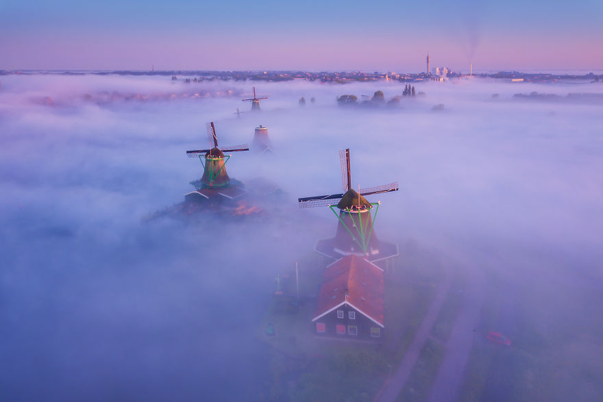 I Photographed Dutch Windmills In The Fog And The Results Are Magical