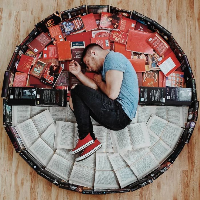Book-Loving Guy Turns His Massive Library Into Art And His 120k Instagram Followers Approve Book-Loving Guy Turns His Massive Library Into Art And His 120k Instagram Followers Approve