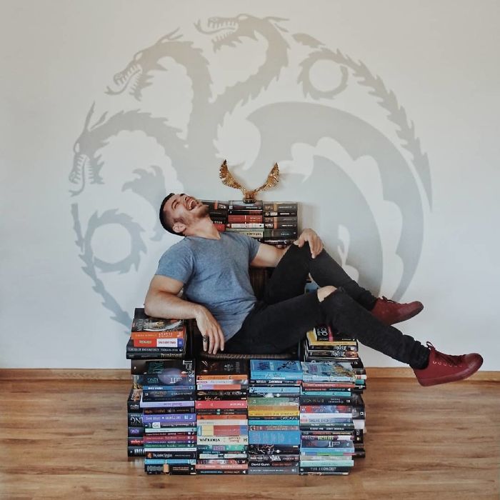Book-Loving Guy Turns His Massive Library Into Art And His 120k Instagram Followers Approve Book-Loving Guy Turns His Massive Library Into Art And His 120k Instagram Followers Approve