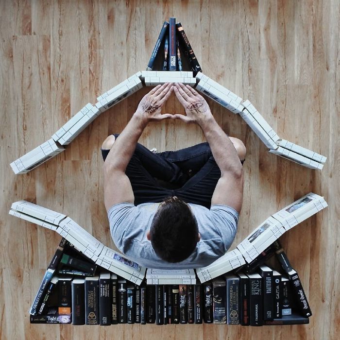 Book-Loving Guy Turns His Massive Library Into Art And His 120k Instagram Followers Approve Book-Loving Guy Turns His Massive Library Into Art And His 120k Instagram Followers Approve