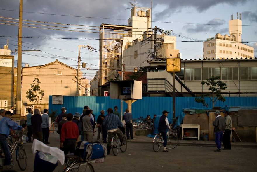 I’ve Spent 3 Incredible Days As A King In A Japanese Slum In Osaka And Photographed It I’ve Spent 3 Incredible Days As A King In A Japanese Slum In Osaka And Photographed It