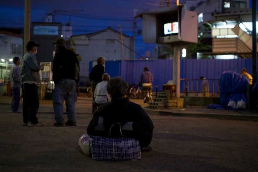 I’ve Spent 3 Incredible Days As A King In A Japanese Slum In Osaka And Photographed It I’ve Spent 3 Incredible Days As A King In A Japanese Slum In Osaka And Photographed It
