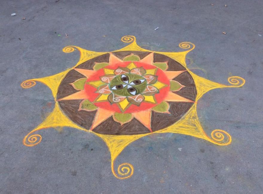 Female Artists Creates Improvised Chalk Mandalas In The Streets Of Copenhagen