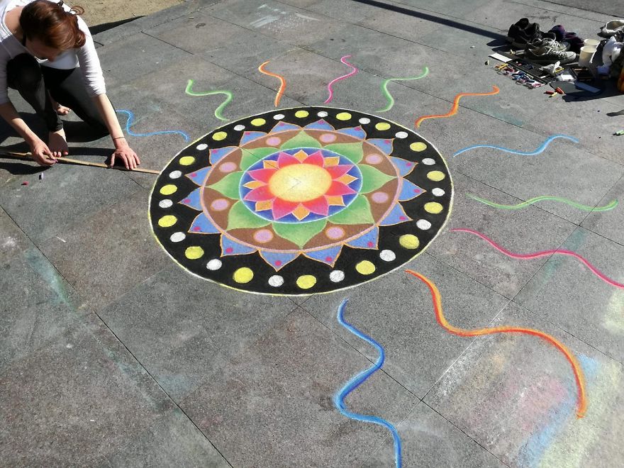 Female Artists Creates Improvised Chalk Mandalas In The Streets Of Copenhagen