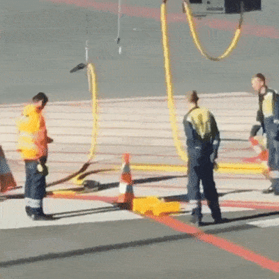 126 Times People Had To Look Twice To Understand What They Were Seeing At The Airport 126 Times People Had To Look Twice To Understand What They Were Seeing At The Airport