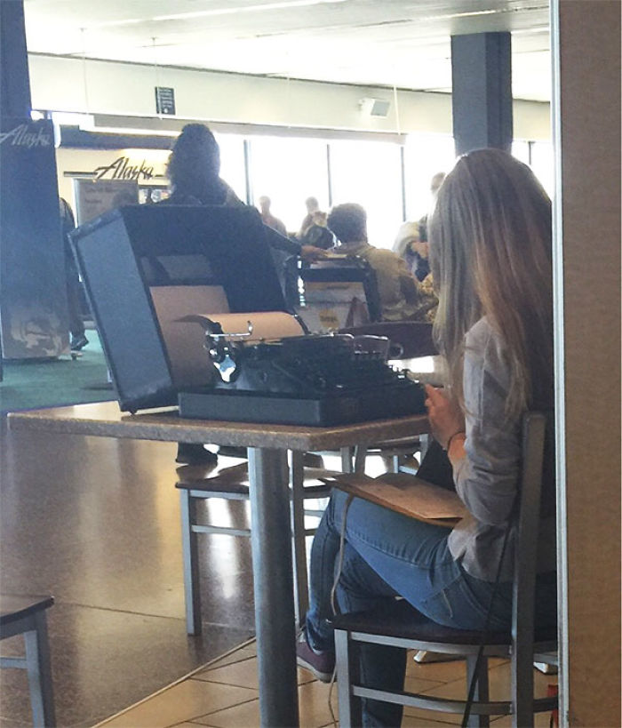 126 Times People Had To Look Twice To Understand What They Were Seeing At The Airport 126 Times People Had To Look Twice To Understand What They Were Seeing At The Airport