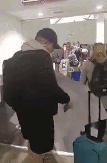 126 Times People Had To Look Twice To Understand What They Were Seeing At The Airport 126 Times People Had To Look Twice To Understand What They Were Seeing At The Airport